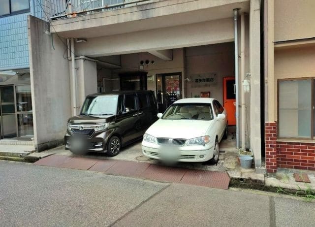 喜多洋服店駐車場