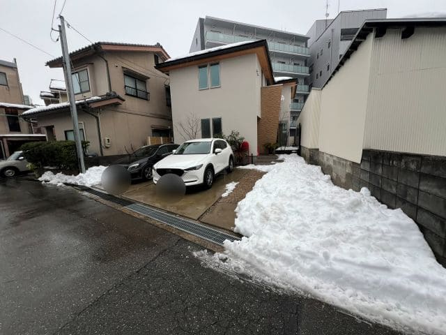 幸町8-30小坂邸駐車場