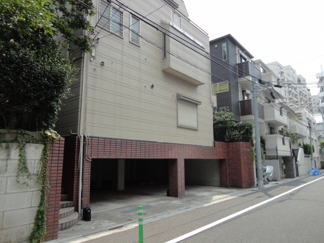 本郷4丁目第１駐車場