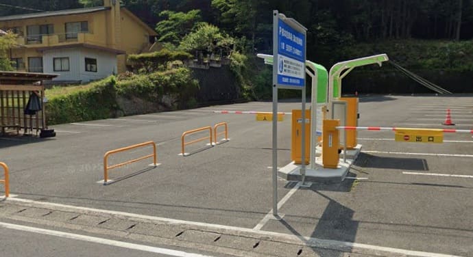 滝の駐車場根本駐車場