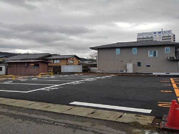 米原駅前駐車場