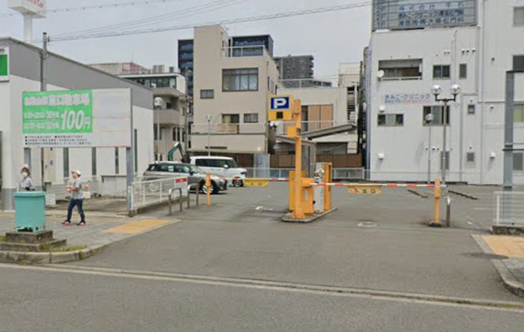 和歌山駅東口駐車場