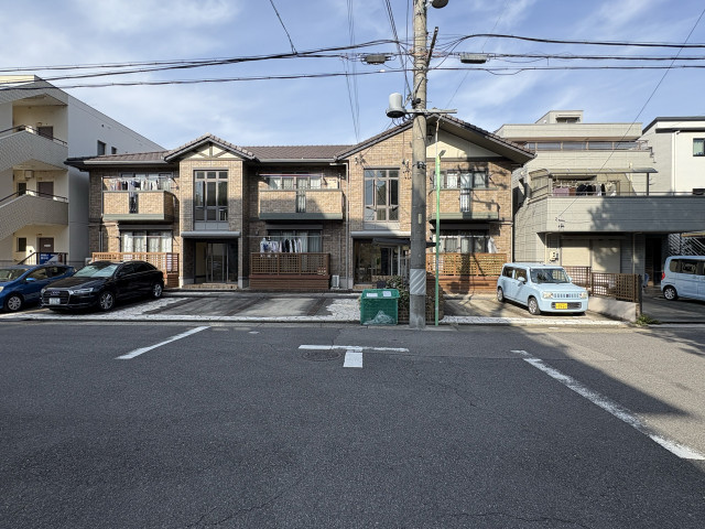 金城4丁目10-22駐車場