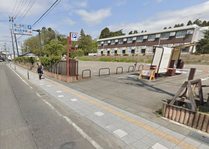 鶴ヶ城南口駐車場