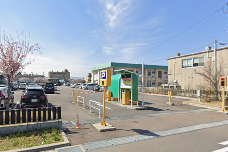 会津若松城ICTオフィスビル駐車場