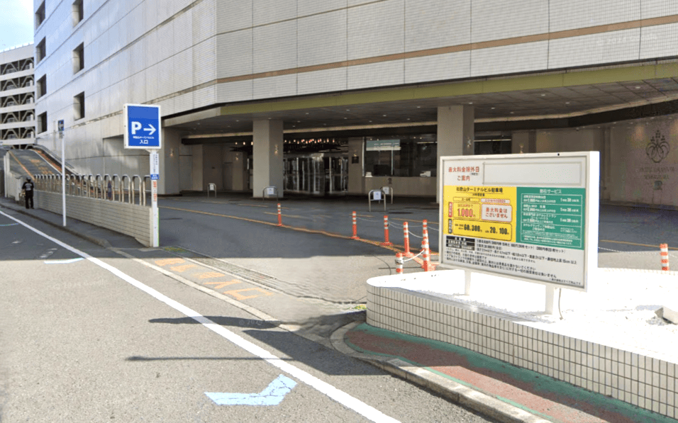 和歌山ターミナルビル駐車場